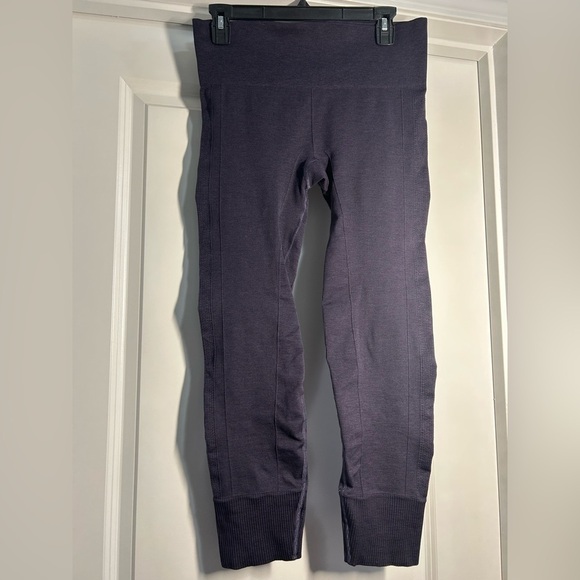 Lululemon Vintage Leggings-Inseam - Picture 2 of 5